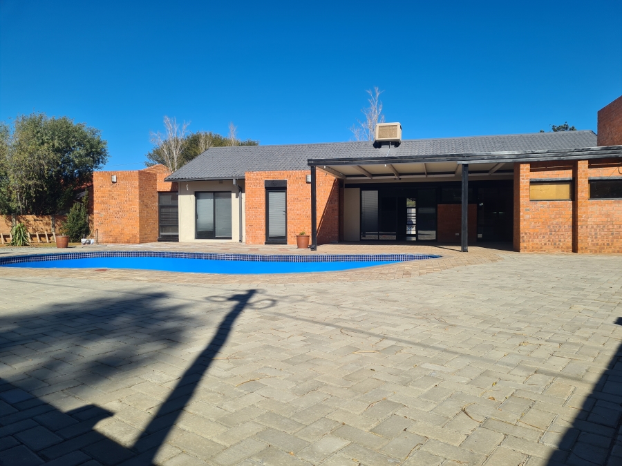 4 Bedroom Property for Sale in Royldene Northern Cape